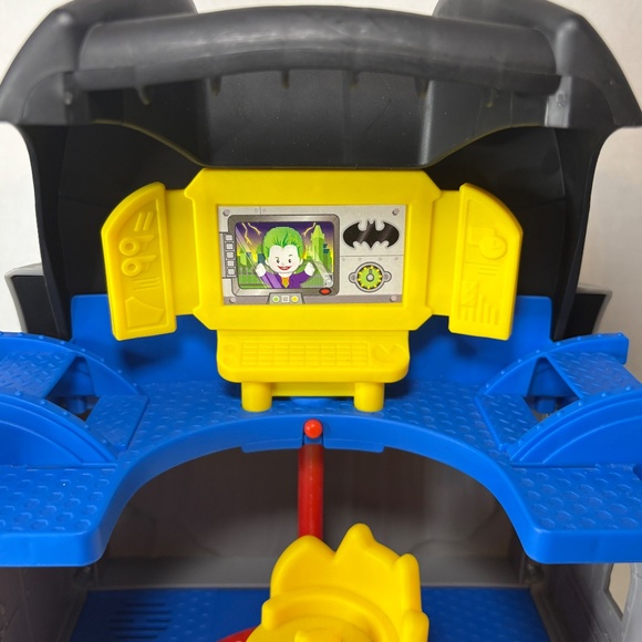 Little People DC Super Friends Batcave Playset Batman/Robin Action Figures WORKS - Picture 5 of 12